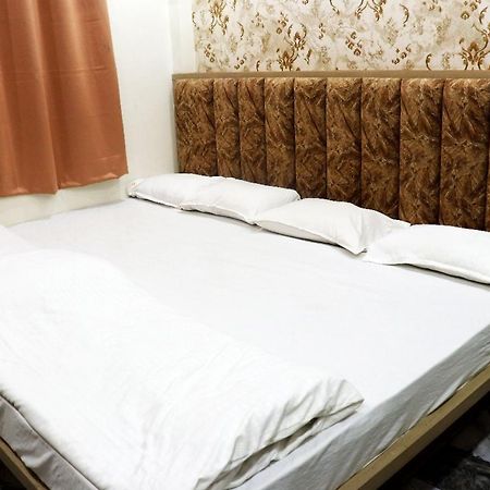 Hotel Malay Inn Udždžain Exteriér fotografie