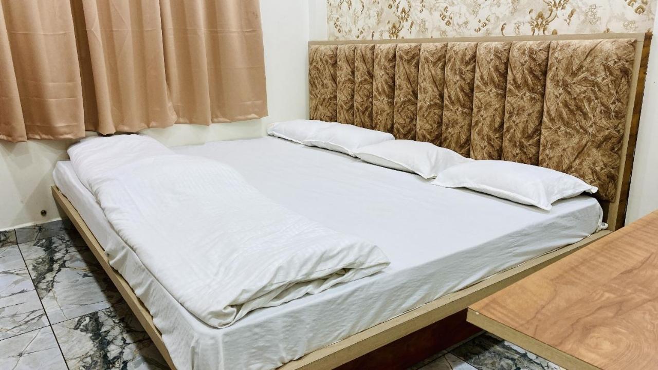 Hotel Malay Inn Udždžain Exteriér fotografie