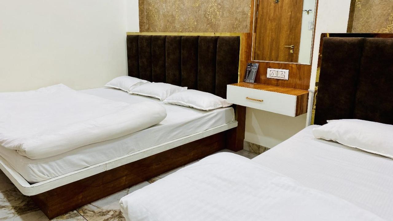 Hotel Malay Inn Udždžain Exteriér fotografie