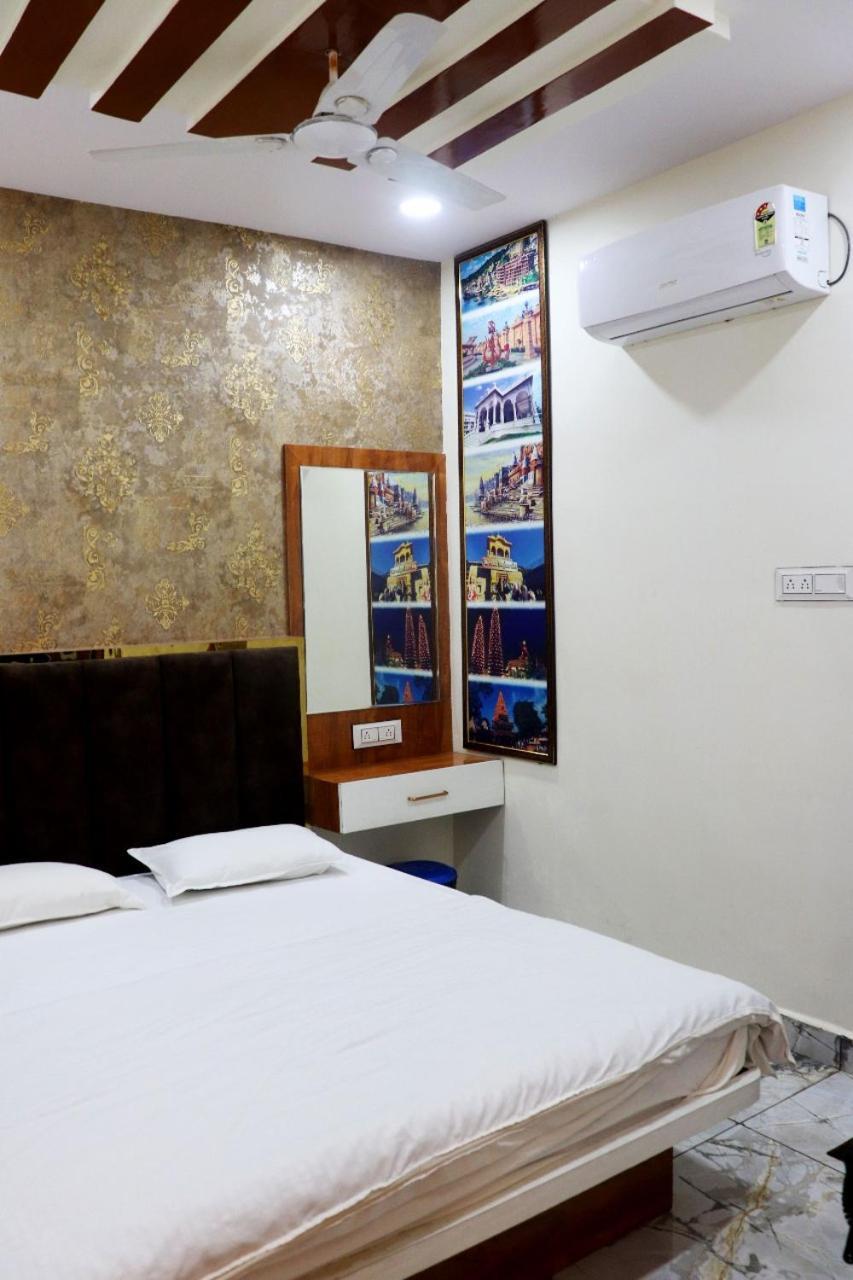 Hotel Malay Inn Udždžain Exteriér fotografie