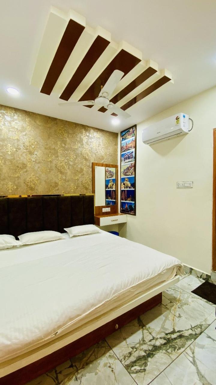 Hotel Malay Inn Udždžain Exteriér fotografie