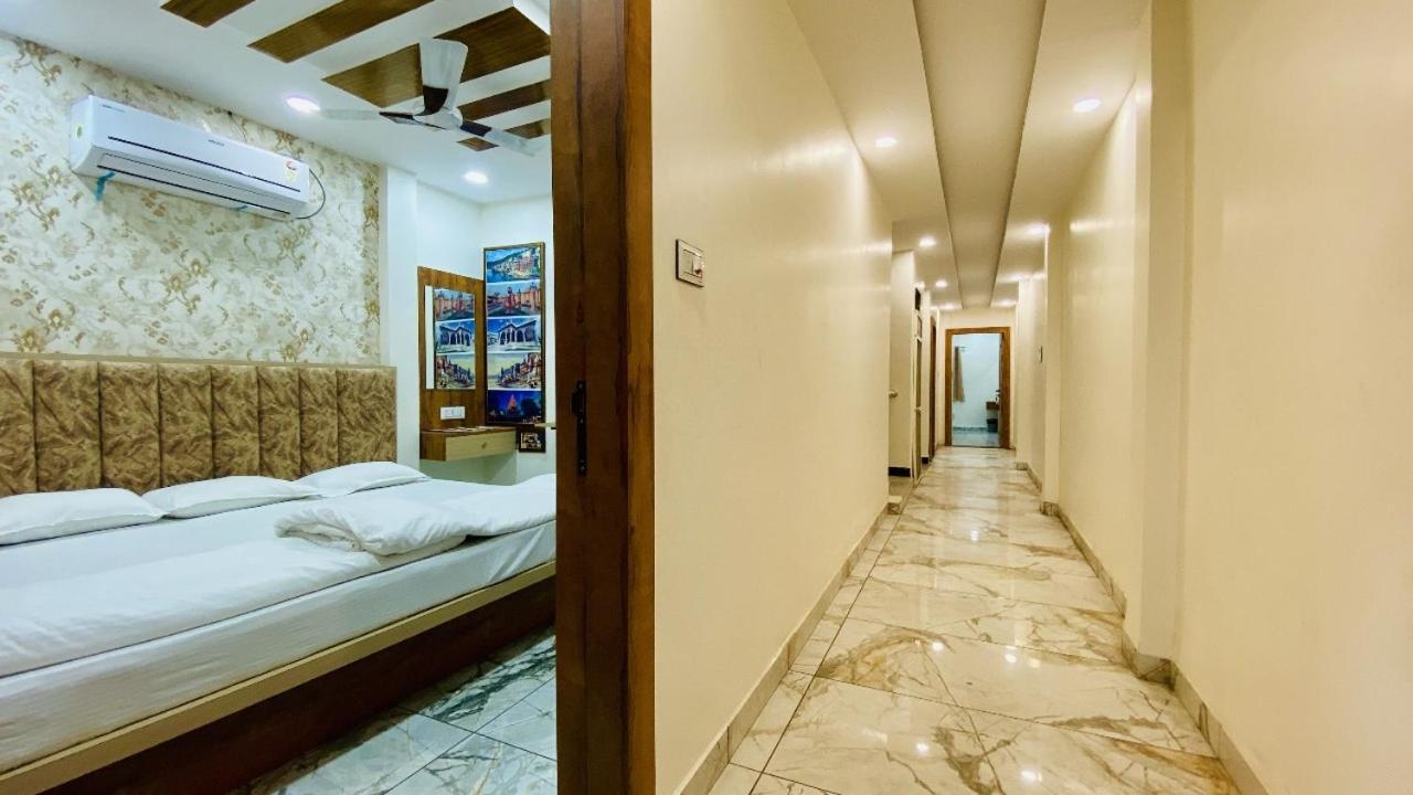 Hotel Malay Inn Udždžain Exteriér fotografie