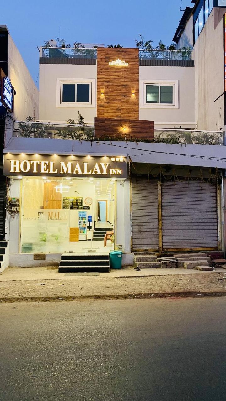 Hotel Malay Inn Udždžain Exteriér fotografie