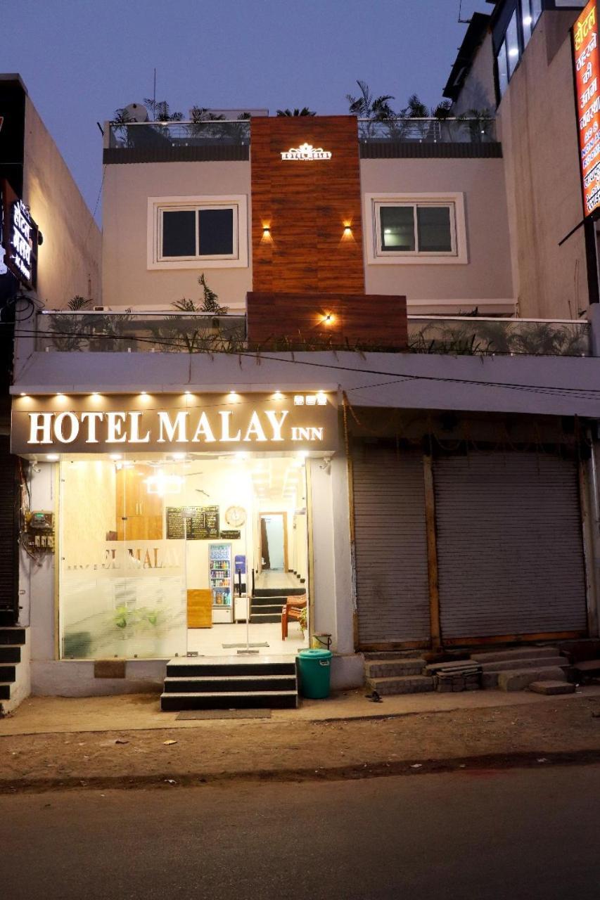 Hotel Malay Inn Udždžain Exteriér fotografie
