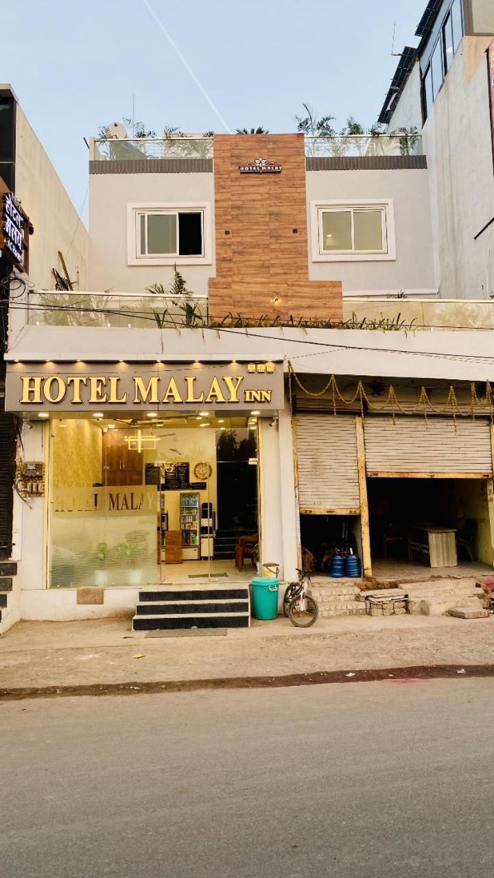Hotel Malay Inn Udždžain Exteriér fotografie